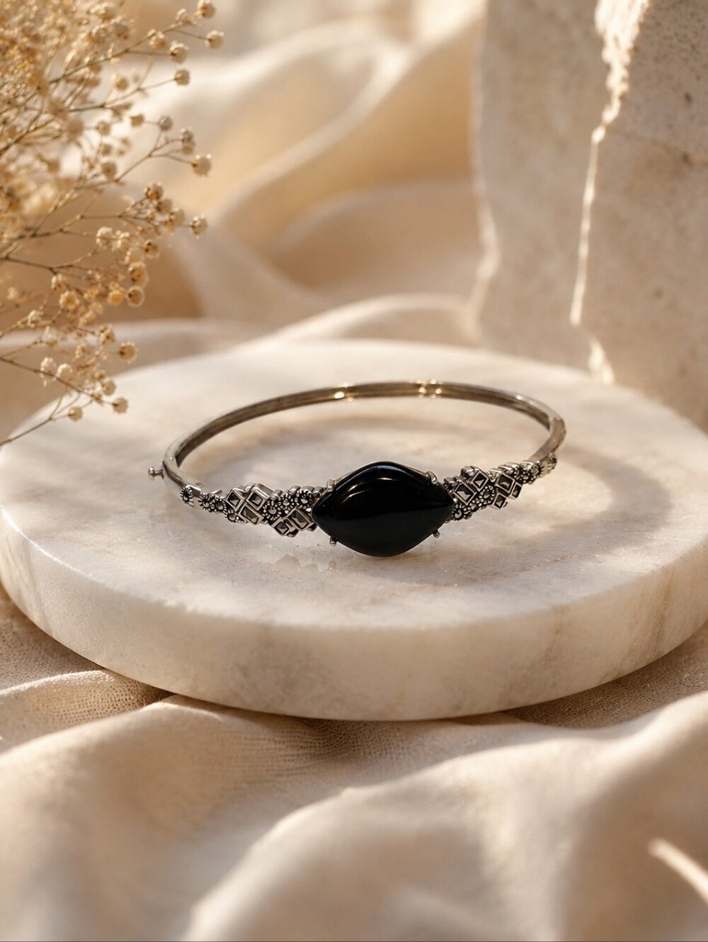 Vintage Sterling Silver Black Onyx Hinged Bangle Bracelet | Thai Artisan